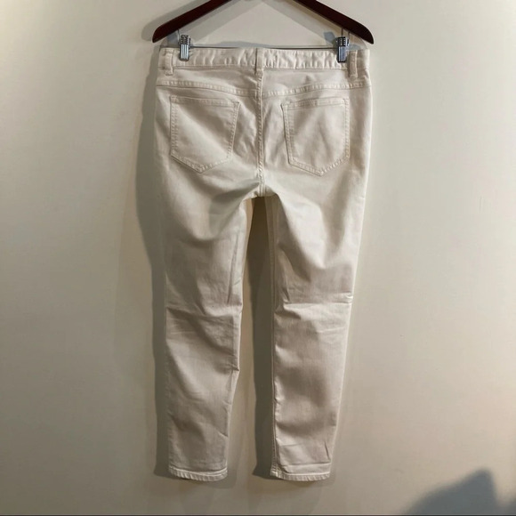 FREE PEOPLE Sz 31 Boyfriend Style Distressed Jeans - Picture 8 of 14